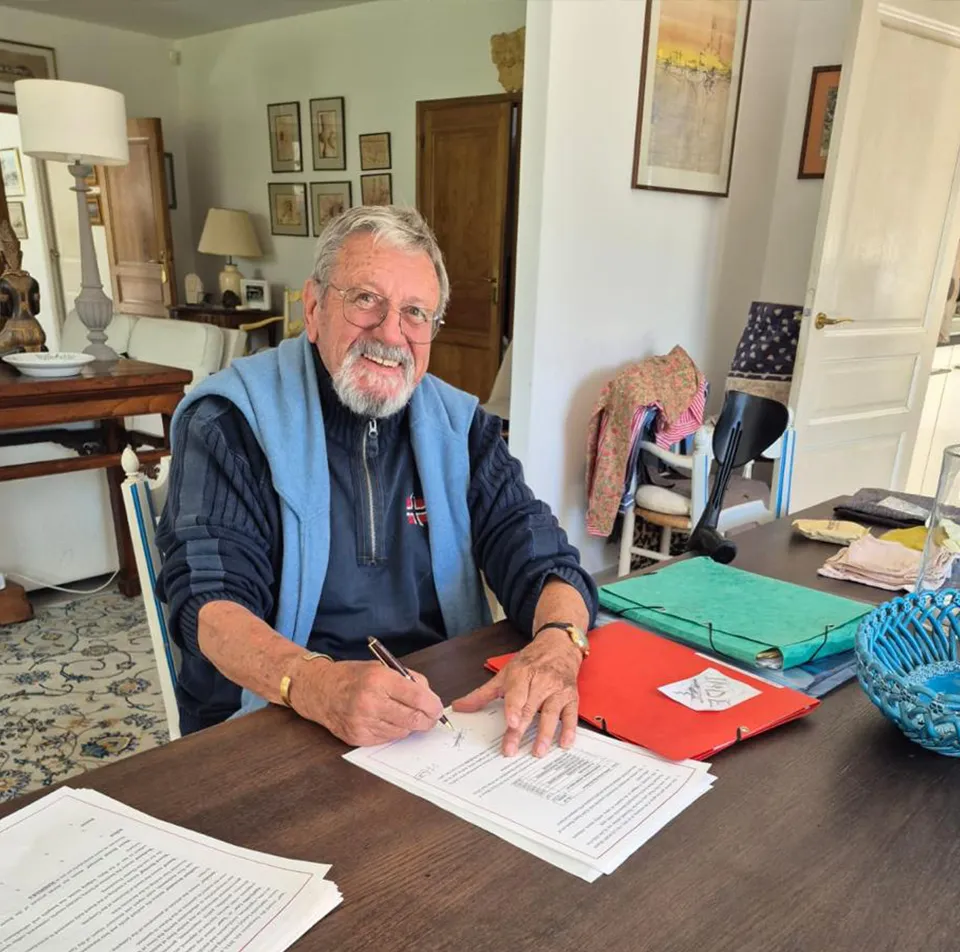 Sale agreement signing by the partners